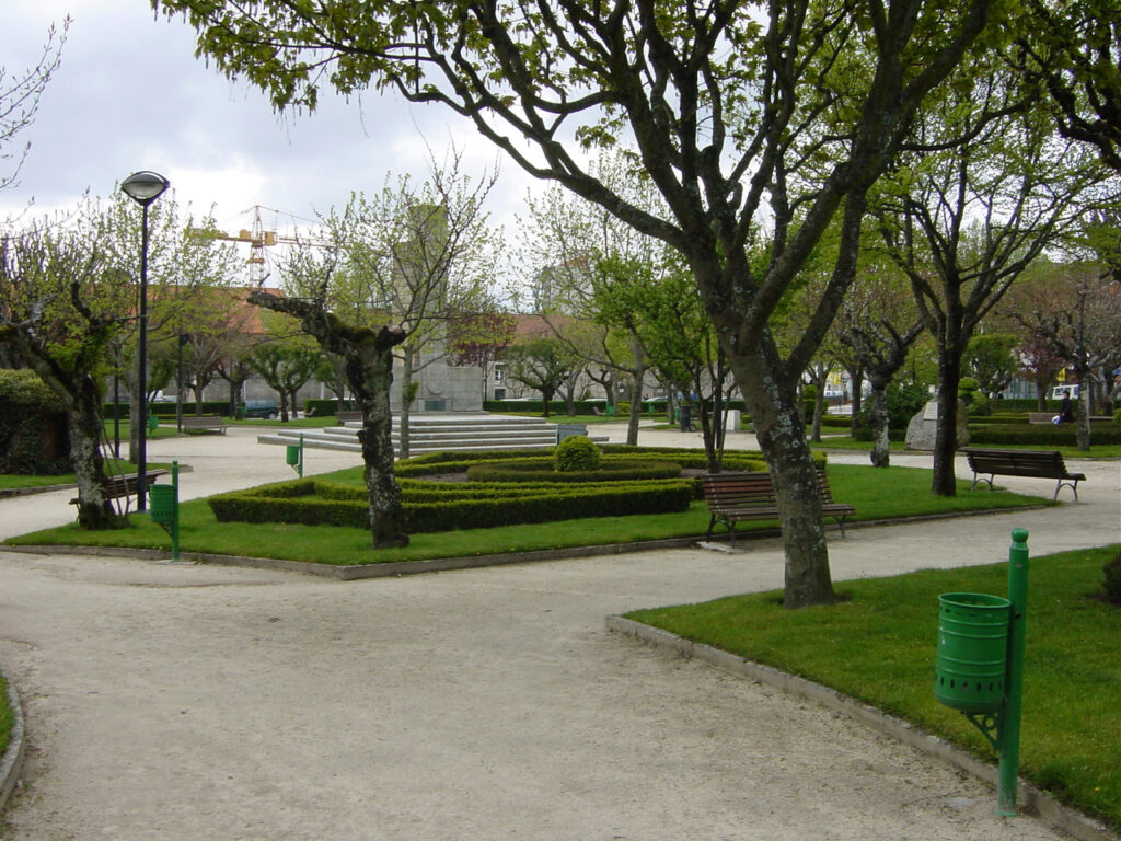 secluded benches in jardim José de Lemos Guardia for cannabis travel guide