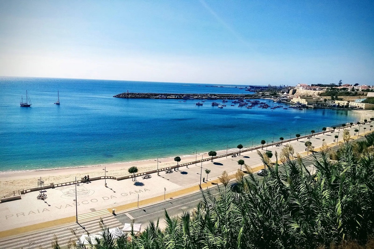 Praia Vasco da Gama, city center and Port on a sunny day for Sines cannabis travel guide CannaTrailz