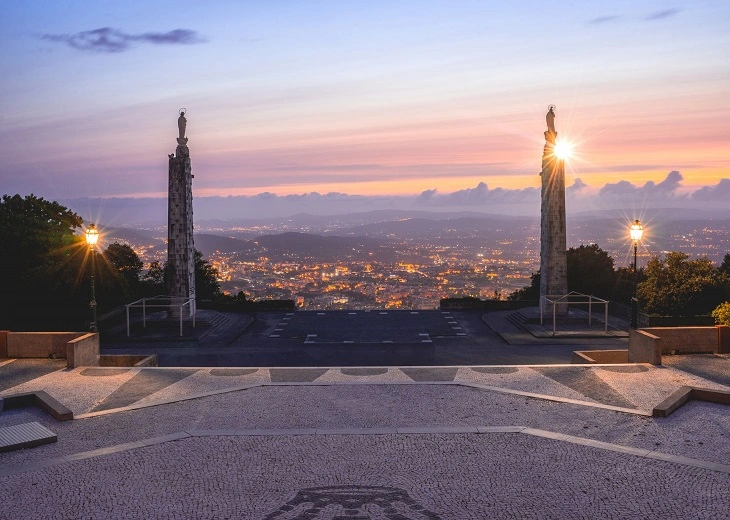 Panoramic view of the city center from above Bom Jesus makes it appealing for using cannabis in Braga.