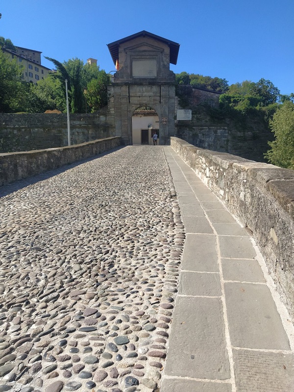 Colle Aperto trail for using weed in Bergamo