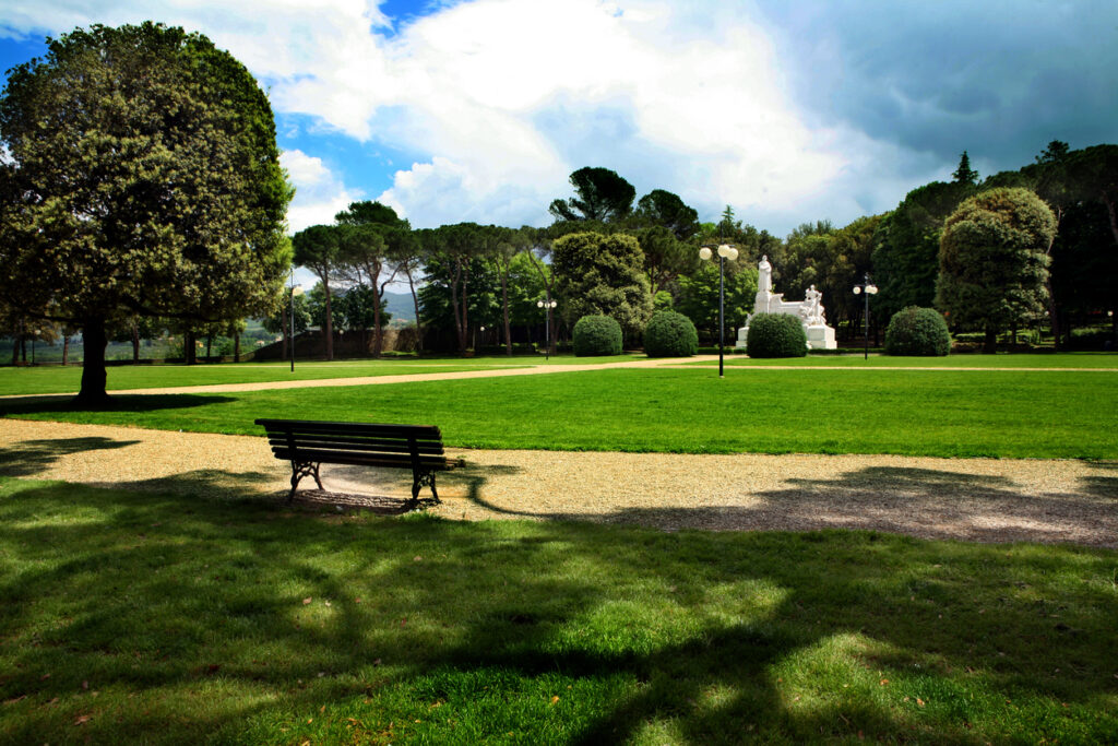Prato-park-bench