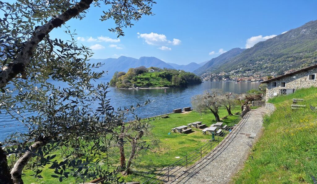 Remote trail with lake views for cannabis in lake como