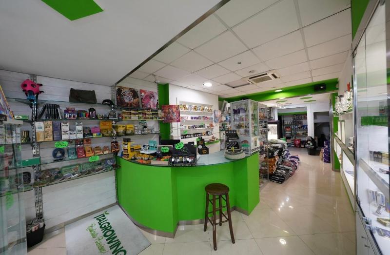 Cannabis in Lecce store