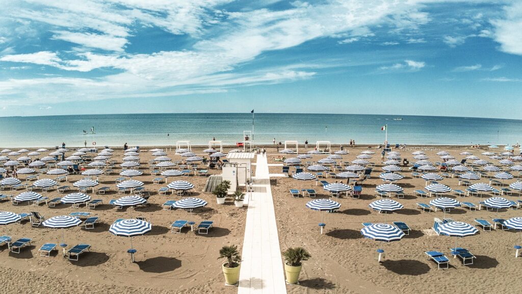 Weed in Grado beaches
